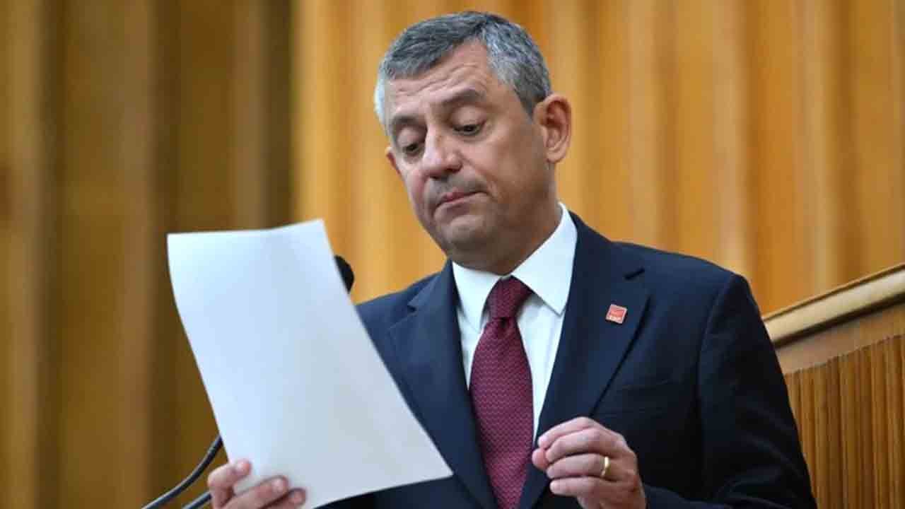 Abra kadabrayla küfürlü kısımları sansürledi! Küfretmedim diyen Özel, bu kez "Bozuk tohum" dedi