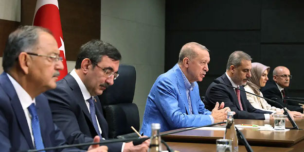 AB'ye çekilen rest dünya basınında yankılandı