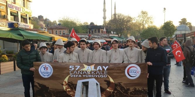 Gençler 57. Alay şehitleri için yürüdü