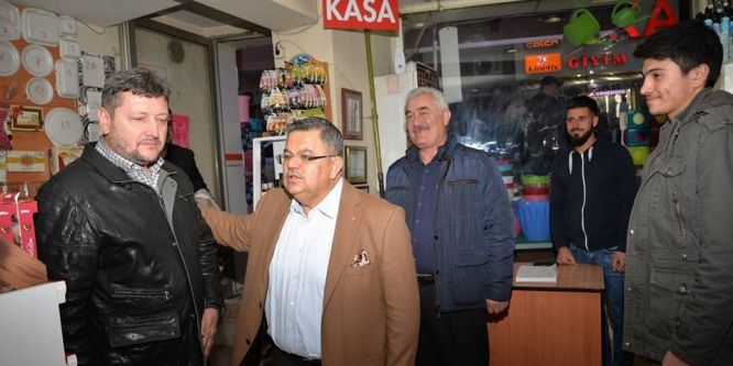 Başkan Yağcı, esnafı gezerek ‘hayırlı işler’ diledi
