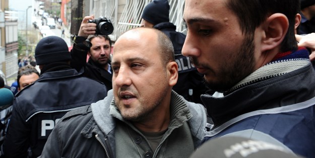 Acaba kimden korkuyor? Ahmet Şık özür üstüne özür diliyor!