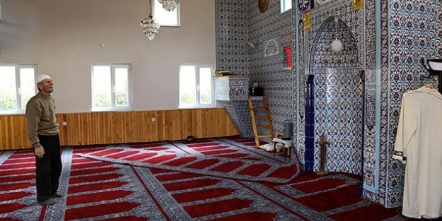 Acele inşaat kıbleyi şaşırttı