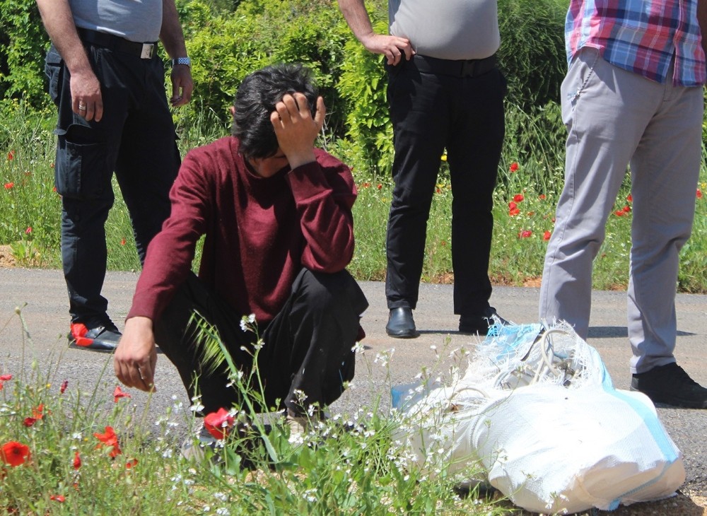 Acemi hırsız aynı yere 4’üncü kez gelince yakalandı 
