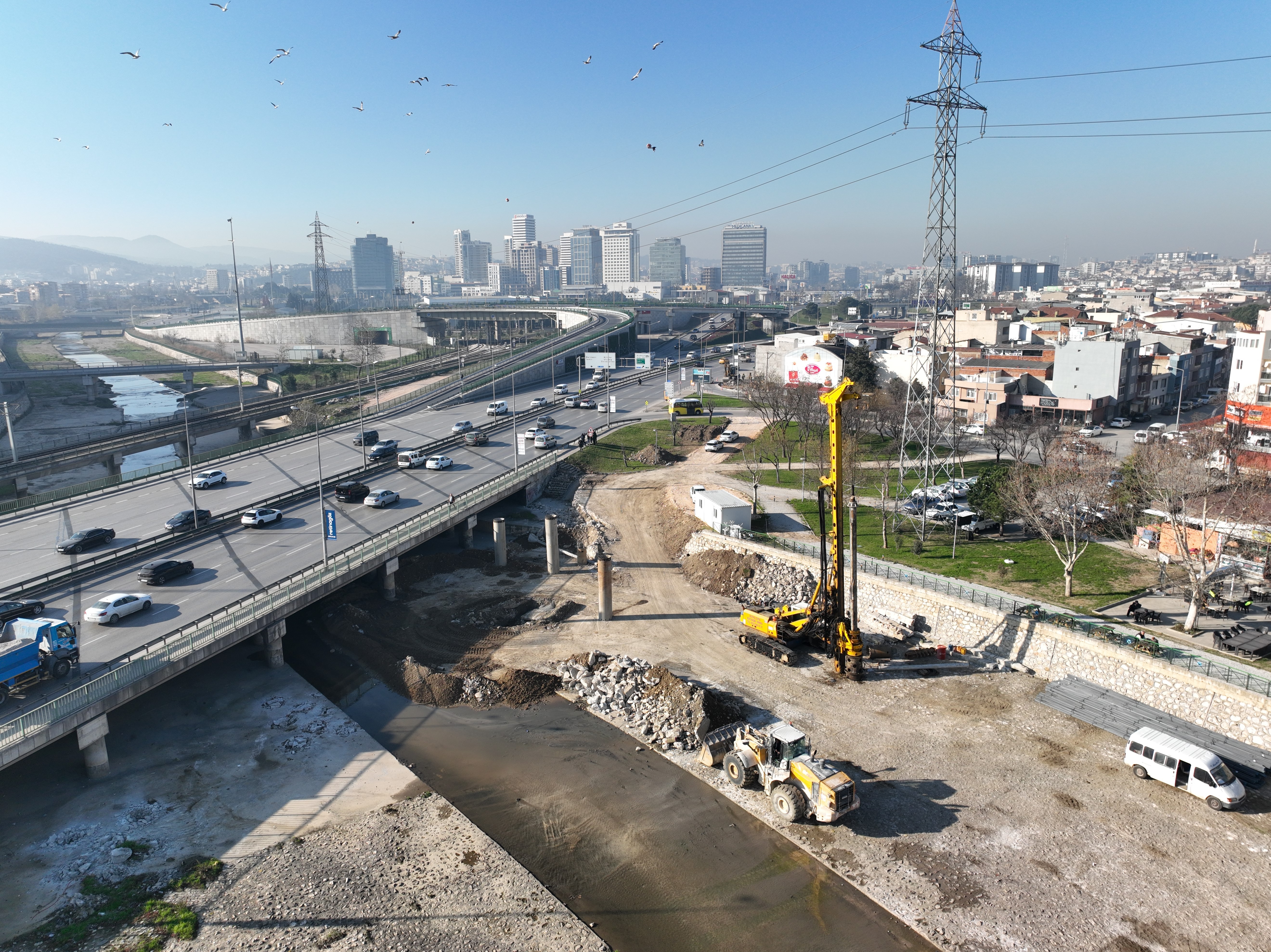 Acemler'e bir neşter daha...