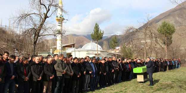 Acı bir şekilde can vermişti! Cenazesinde cemaat köye sığmadı