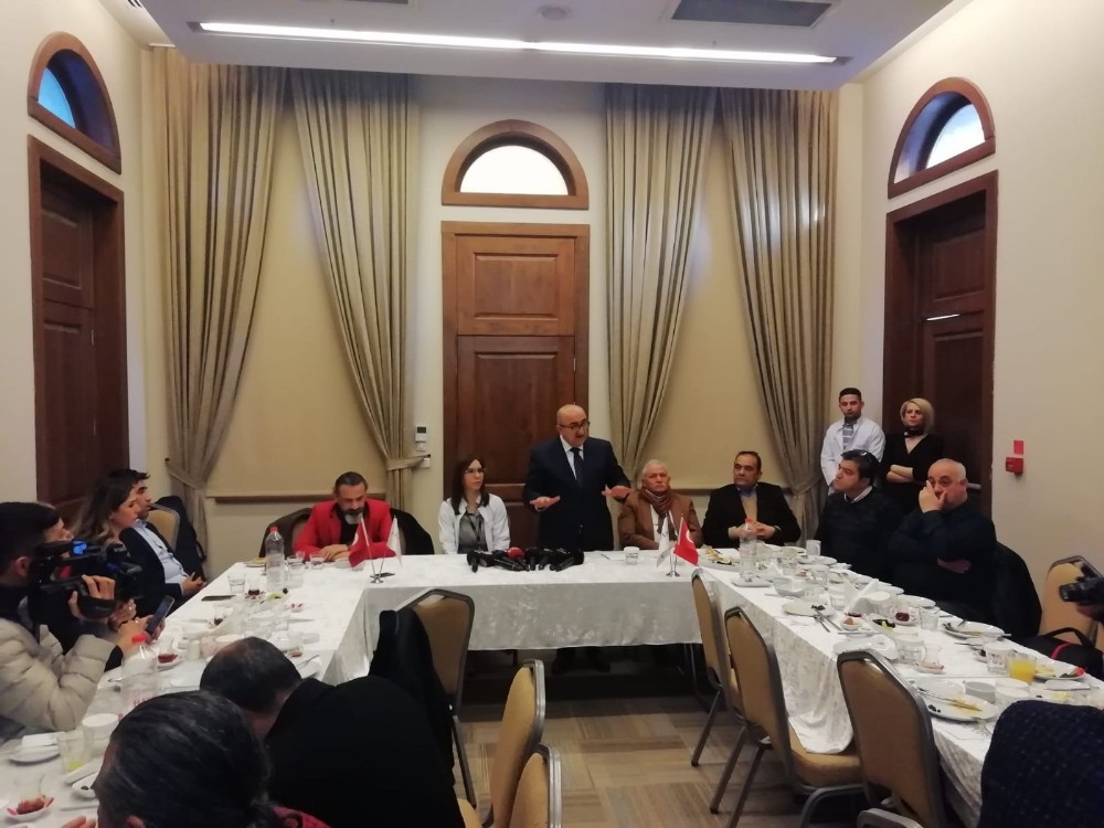 Acıbadem Kayseri Hastanesi, gazetecilere ergonomi ve egzersizler hakkında bilgi verdi 