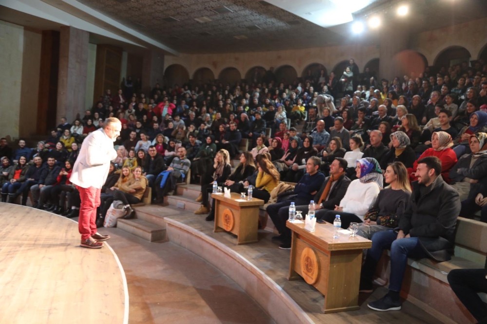 “Açık Aile” Kapadokya Kültür ve Sanat Merkezi’nde sahnelendi 