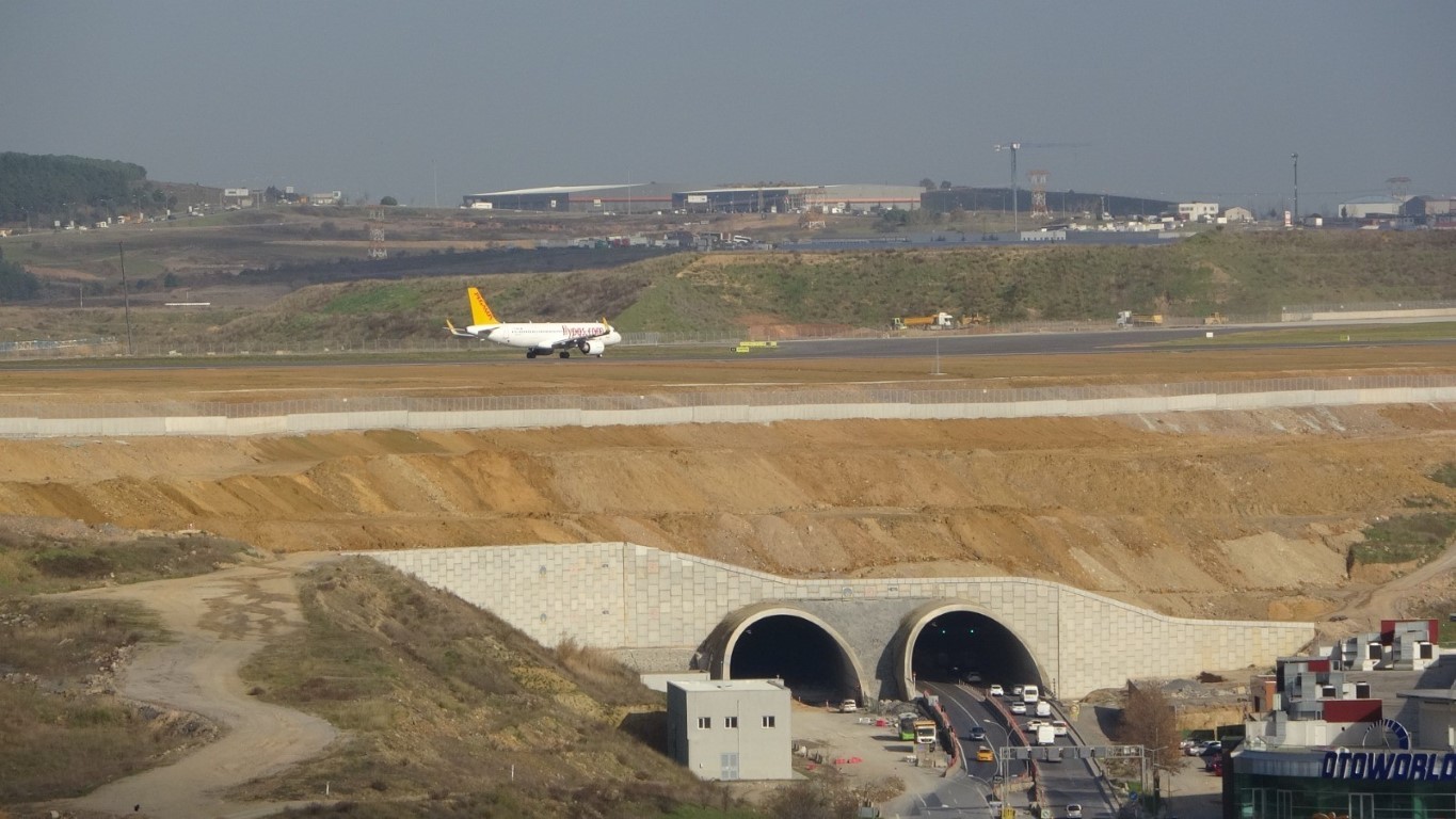"Açık hava tüneli" diye eleştirilmişti: Üzerinden dünyaya uçuşlar yapılıyor