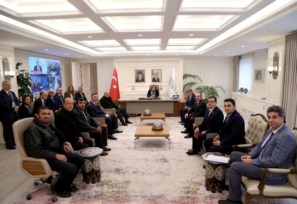 ’Açık Kapı’da dertler çözüme kavuşuyor 