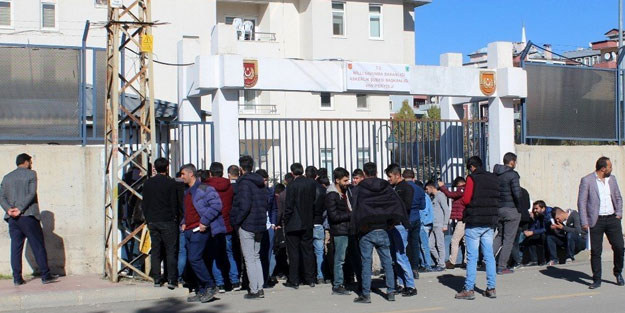 Açık öğretimde askerlik erteleme kaç sene? Açık öğretimde okuyan askere ne zaman gider?