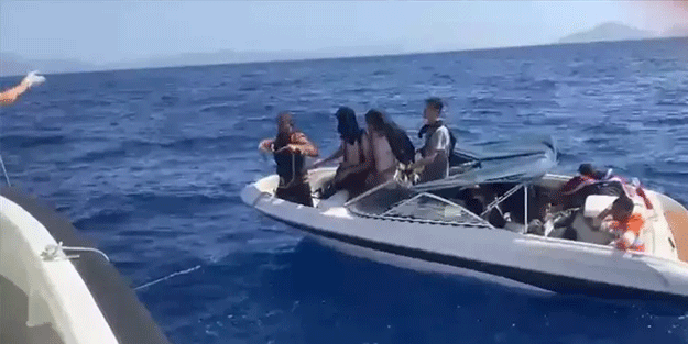 Açık suda sürükleniyorlardı: Türkiye kurtardı