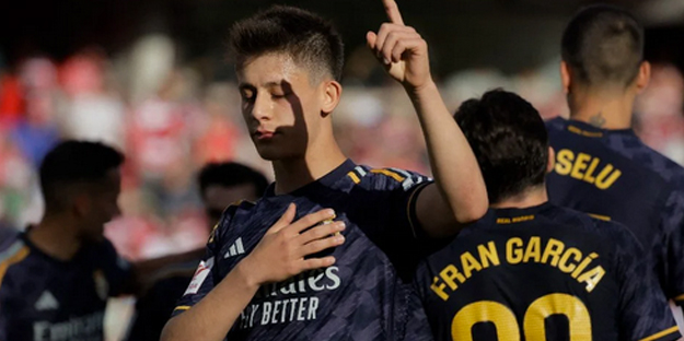 Açıklaması gündem olmuştu! Ve artık Arda ikon olma yolunda tam gaz devam ediyor! Taklit ettiler...