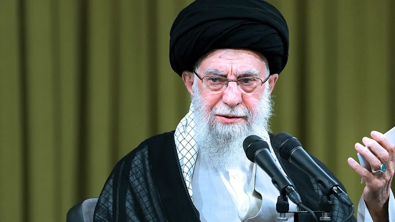  Acil durum planı var... The Times: Hamaney, protestolar kontrolden çıkarsa Moskova’ya kaçacak