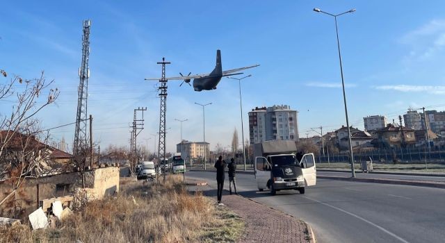 Acil iniş yapan eğitim uçağının görüntüleri ortaya çıktı! Yürekler ağızlara geldi!