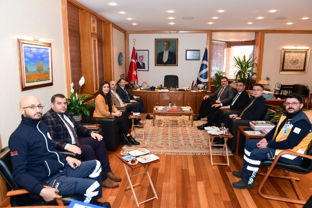 Acil Sağlık Hizmetleri Genel Müdürü Dr. Korkut, Rektör Çomaklı’yı ziyaret etti 