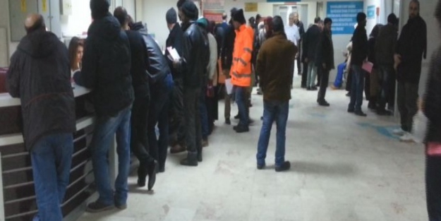 Acil serviste kuyruk çilesi