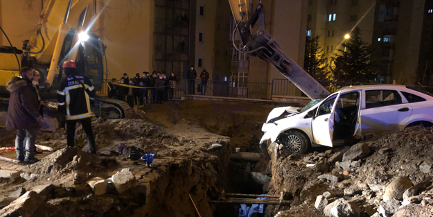 Açılan çukura uçan otomobil sürücüsü hayatını kaybetti