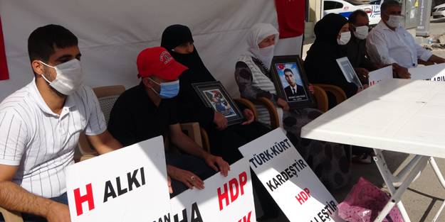 Acılı ailelerin feryadı: HDP ve PKK nasıl bizim ciğerimizi yaktıysa Allah’ta onların ciğerini yaksın!