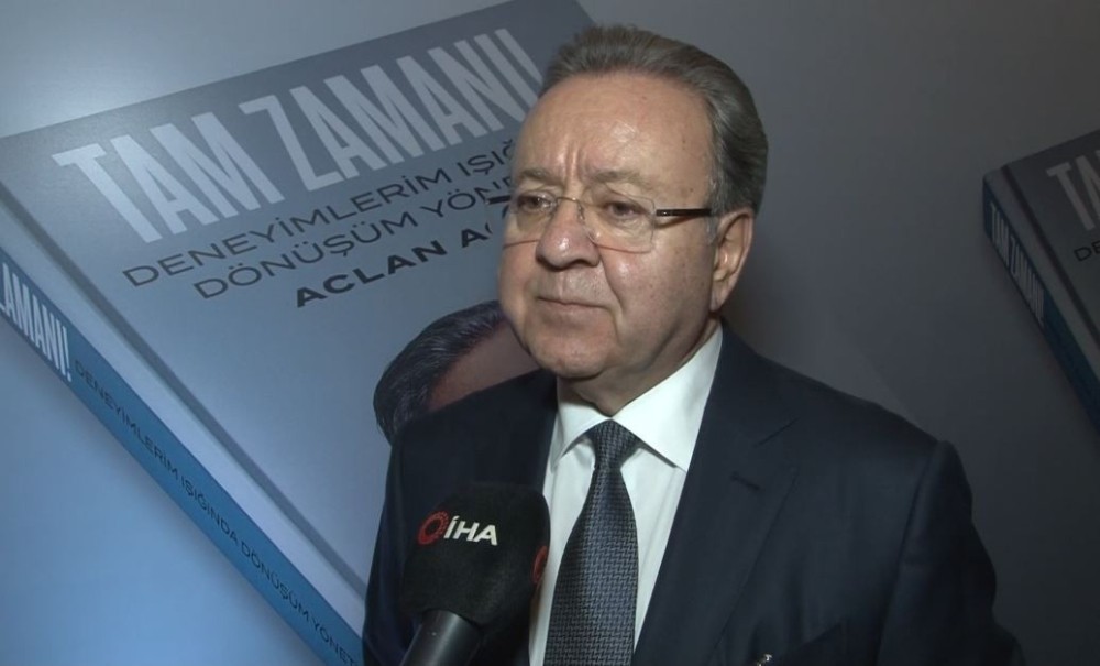 Aclan Acar ‘Tam Zamanı’ adlı kitabını tanıttı 