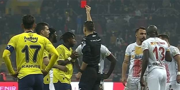 Açtı ağzını yumdu gözünü! 