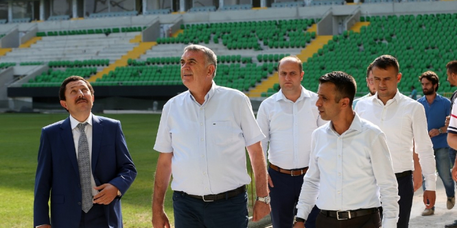 Vali Balkanlıoğlu ve Başkan Toçoğlu yeni stadı inceledi