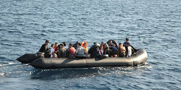 Ada açıklarında düzensiz göçmen botu bulundu!