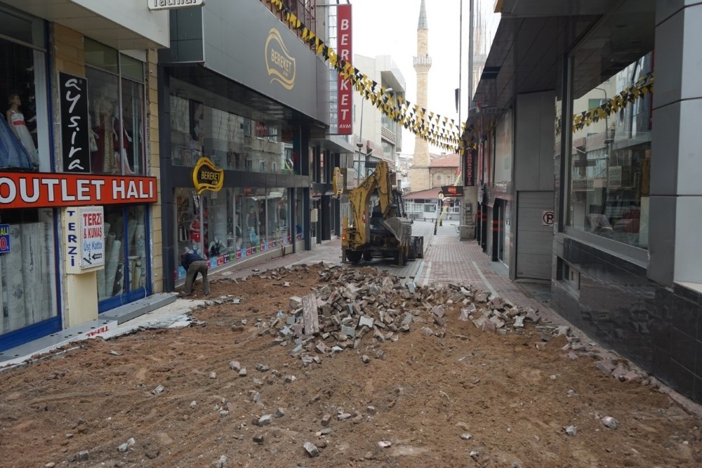 Ada sokak, Tahmis caddesi ve Hastane caddesinde çalışmalar başladı 