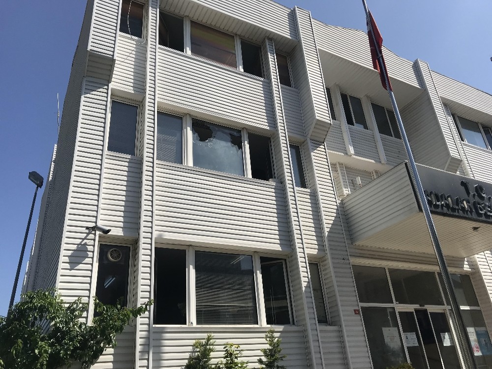 Adalar Belediye binasına pompalı saldırı 