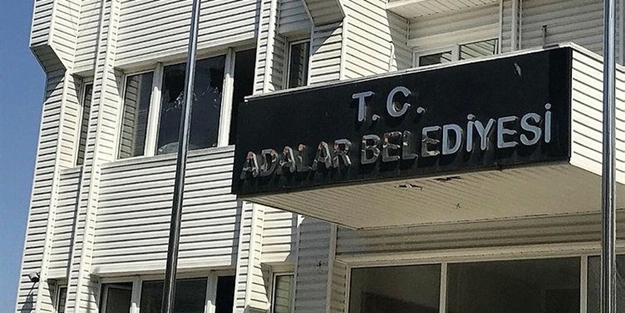 Adalar Belediyesi’nde Fen İşleri Müdürü Sevgi Ünsal istifa etti!