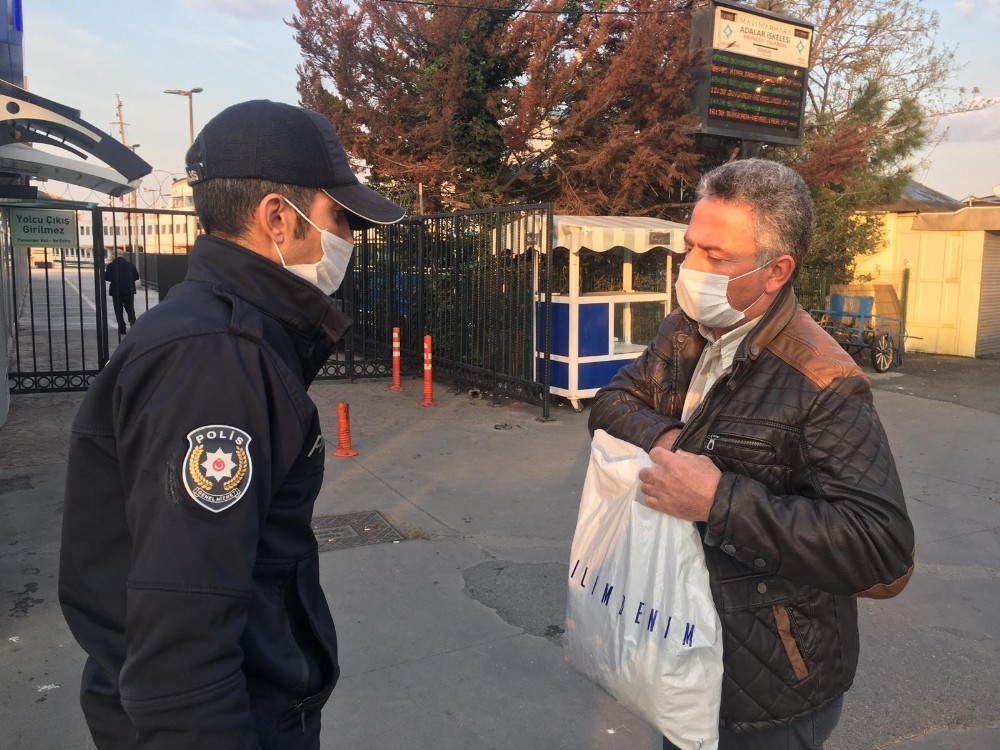 Adalar vapur seferleri kontrollü olarak yapılmaya başlandı 
