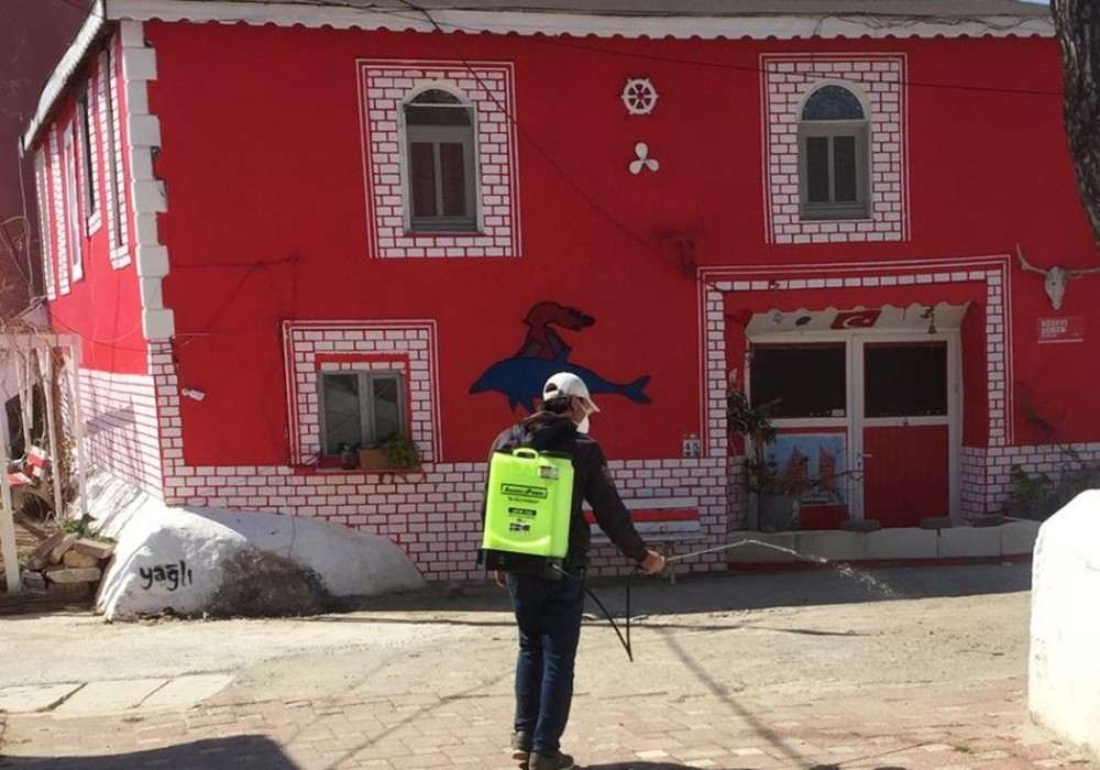Adalarda dezenfekte çalışmaları yapıldı 