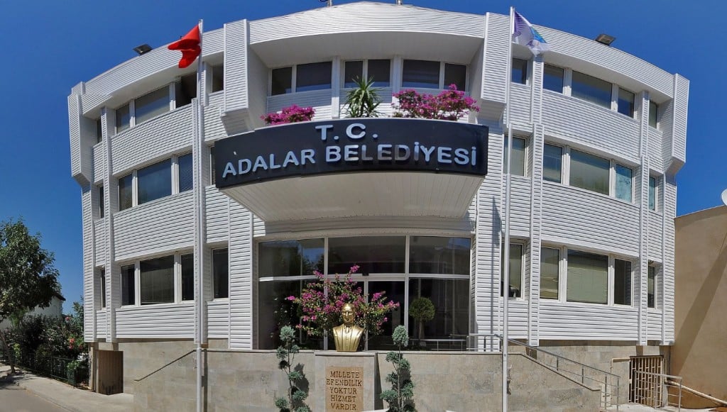 Adaları betona boğan CHP’li Başkan’a Sayıştay tebriği