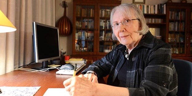 Adalet Ağaoğlu: Yanıp tutuşuyorum, oyum HDP'ye