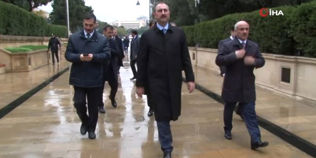 Adalet Bakanı Abdulhamit Gül, Türk şehitliklerini ziyaret etti