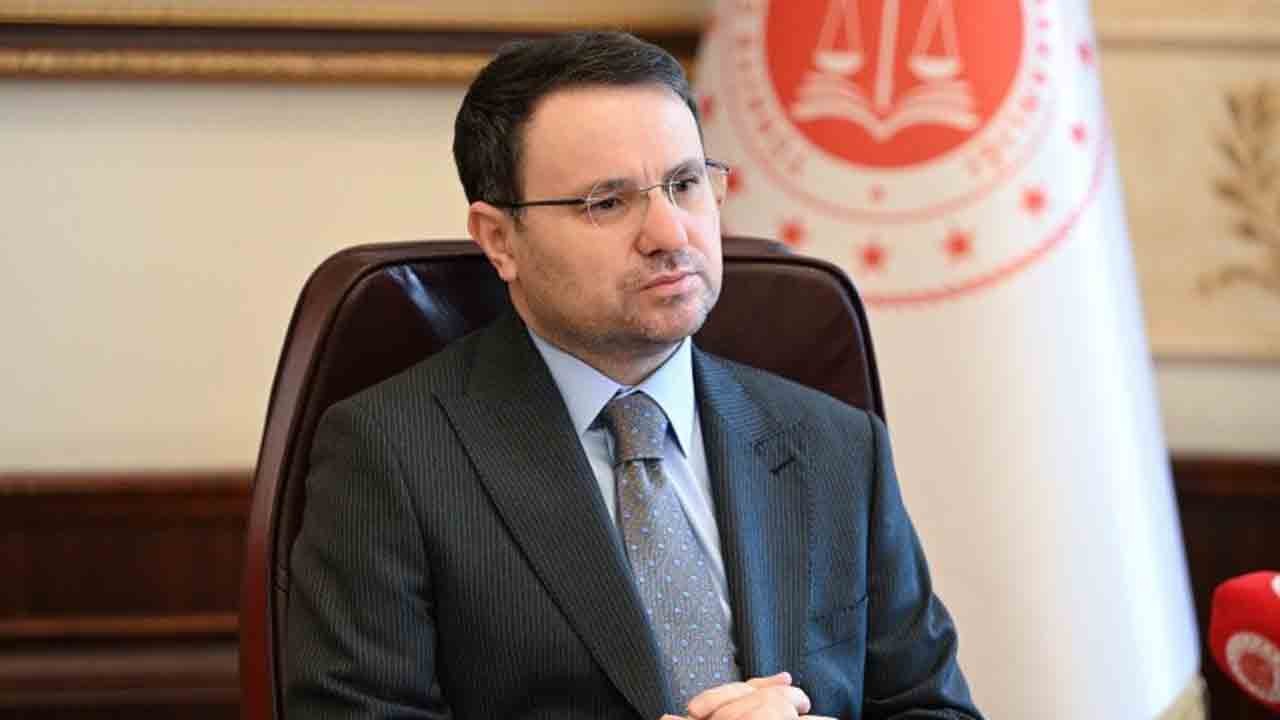 Adalet Bakanı Akın Gürlek’ten İmamoğlu’na ayar! "Mahkeme salonları siyasi şov alanı değildir!"