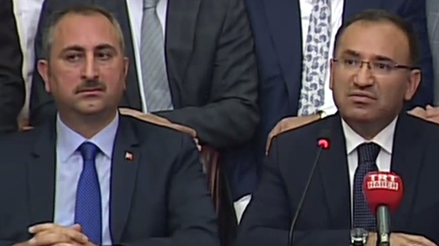 Adalet Bakanı Bekir Bozdağ görevi devretti
