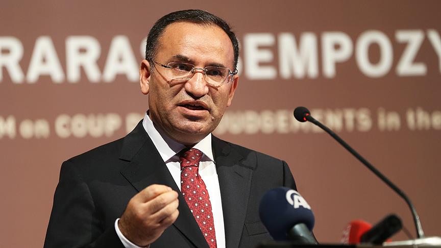 Adalet Bakanı Bozdağ: 1982 Anayasası çöpe atılmazsa darbe tehdidi ortadan kalkmaz