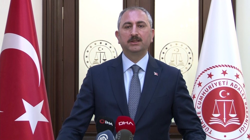 Adalet Bakanı Gül: ”17 mahkumda virüs tespit edildi, 3 kişi hayatını kaybetti