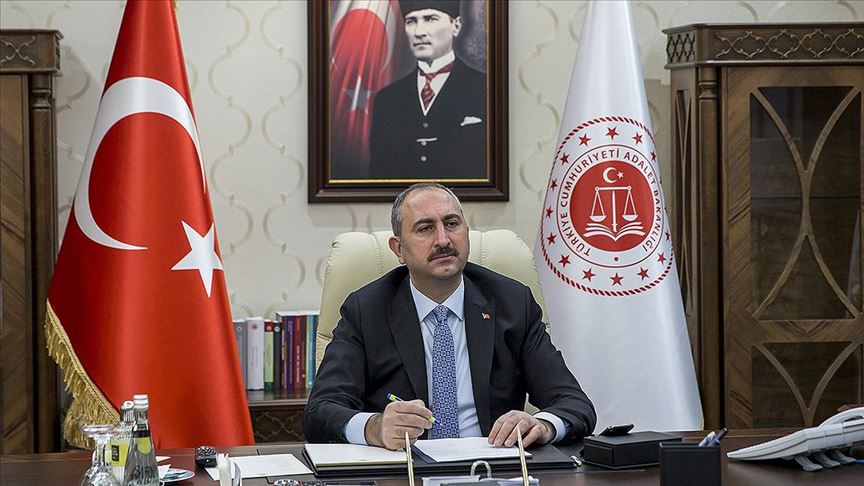 Adalet Bakanı Gül: Kovid-19'la bağlantılı olarak 750 kişi hakkında soruşturma başlatıldı