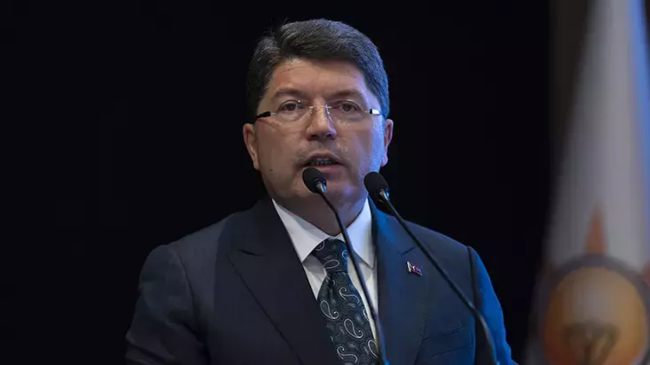 Adalet Bakanı Tunç, yargıyı tehdit eden Özgür Özel’e haddini bildirdi!