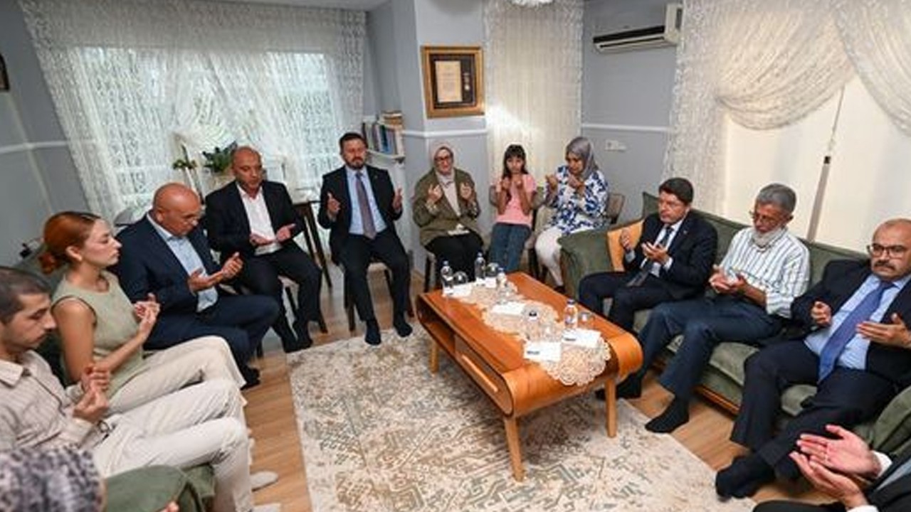  Adalet Bakanı Tunç'tan ziyaret: Şehit ailesine 2015'te kötü haber geldi!