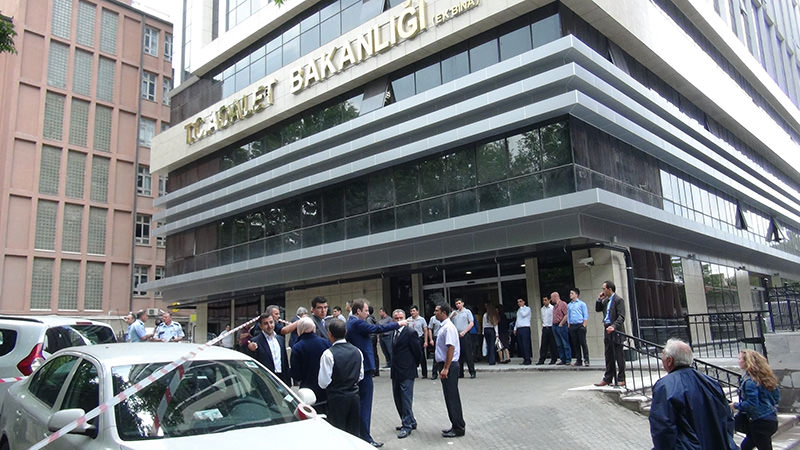 Bakanlık 10 bin 500 personel alınacak