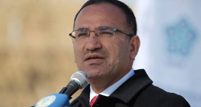 Adalet Bakanlığına Bekir Bozdağ'ın atanmasına ilişkin karar Resmi Gazete'de