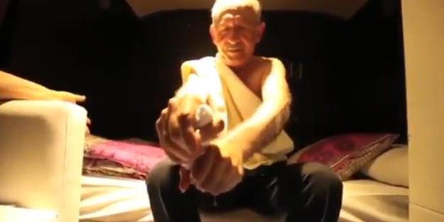 'Adalet Yürüyüşü'nün bilinmeyen görüntüsü... FOX'un komik yorumu!