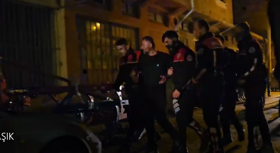 ‘Adam sözü’ intihardan vazgeçirdi! Polisin ikna çabası takdir topladı