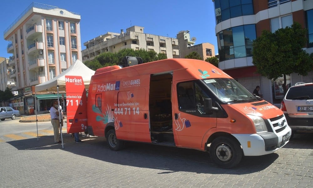 Adamarket Ekspres aracı her gün ayrı bir mahallede hizmet veriyor 