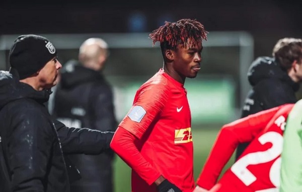 Adamo Nagalo kim kaç yaşında? Adamo Nagalo hangi takımlarda oynadı?