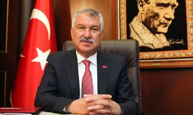 Adana Büyükşehir Belediye Başkanı Zeydan Karalar gözaltına alındı.