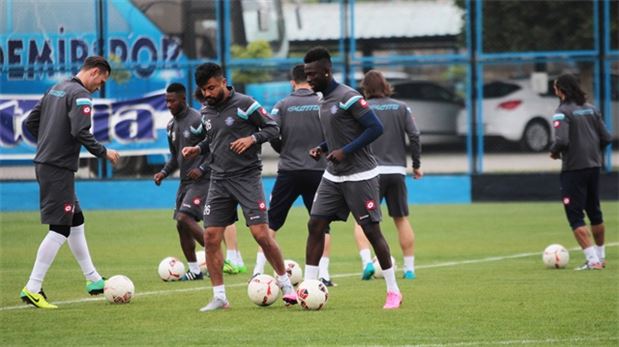 Adana Demirspor fırsat arıyor