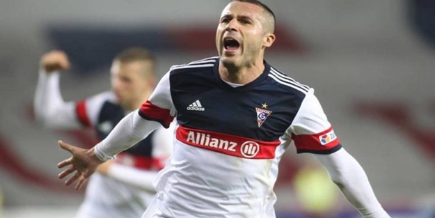 Adana Demirspor'a İspanyol golcü Igor Angulo